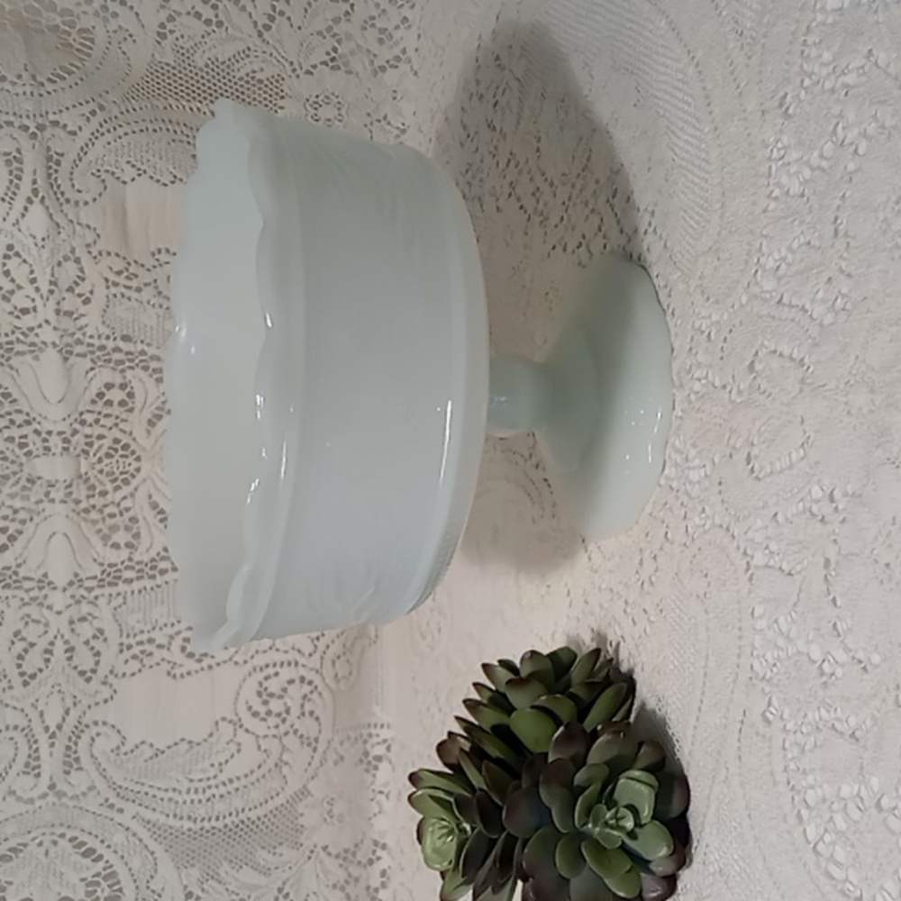 Vintage E.O.Brody Milk Glass Pedestal Compote/Fruit/Serving Bowl 0009W